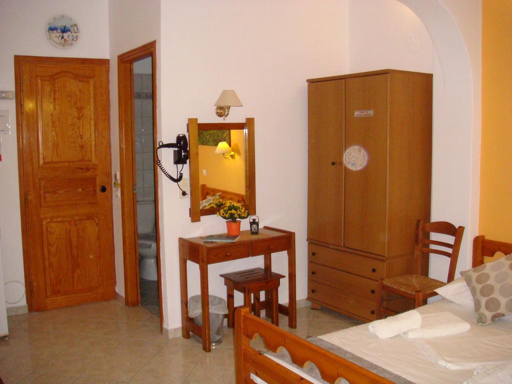 Boussetil Rooms Capanmat Tínos 외부 사진