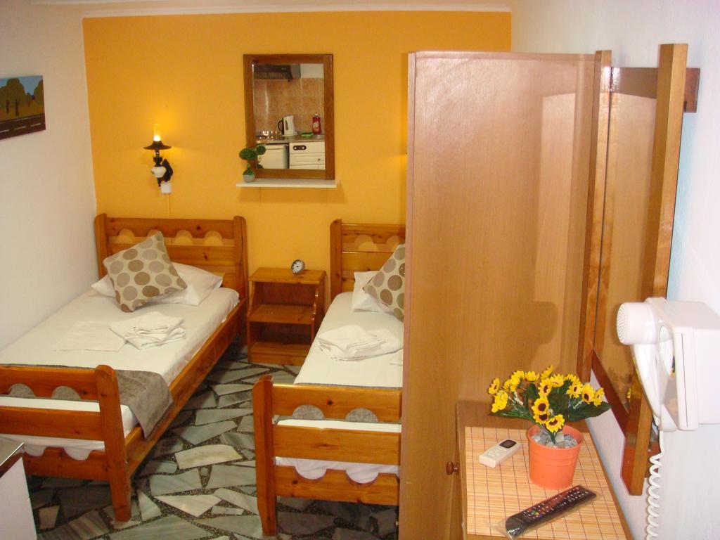 Boussetil Rooms Capanmat Tínos 외부 사진